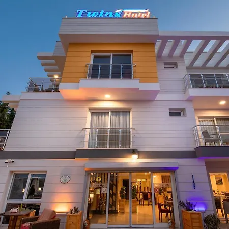 Hotel Twins 2*
