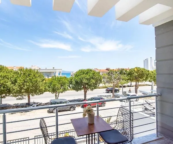 Twins Готель Чешме