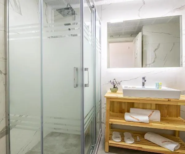 Готель Twins Чешме