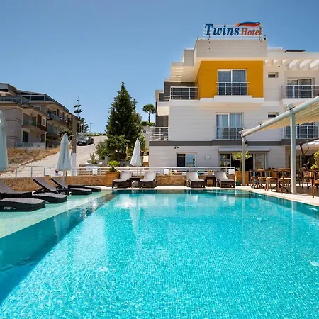 Twins 2* Çeşme